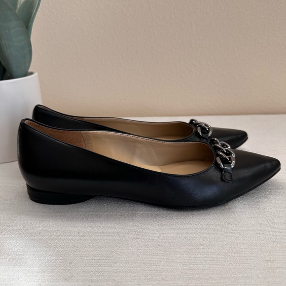 Naturalizer Bobby Black Faux Leather Chain Charm Pointy Flats Women’s 7.5M - Picture 4 of 13